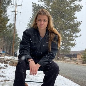 Meet your Posher, Holly